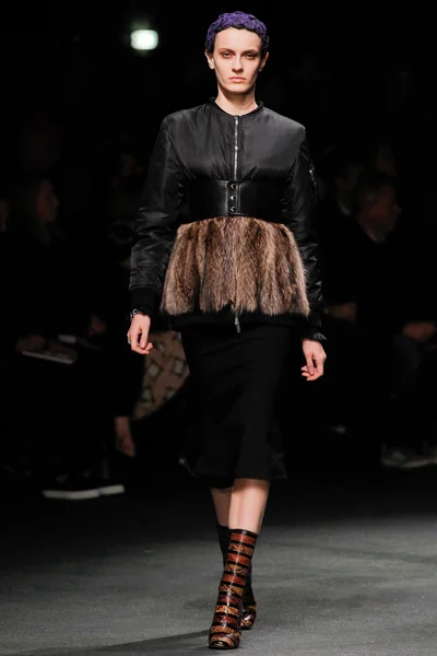 Look 38